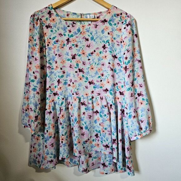 EUC ELLE FLORAL LONG SLEEVES BABYDOLL TOP SIZE M - Picture 1 of 15